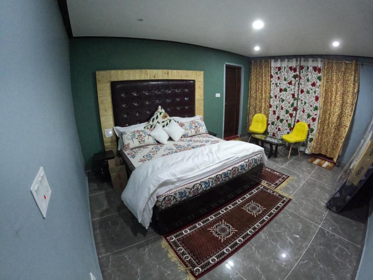 Hotel Seven Pahalgām Esterno foto