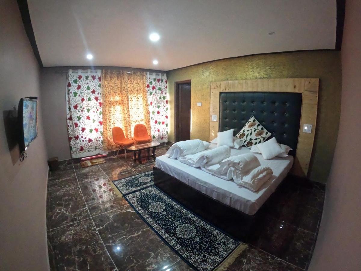 Hotel Seven Pahalgām Esterno foto
