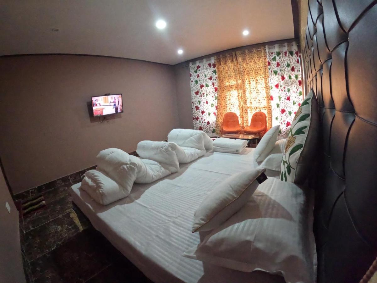Hotel Seven Pahalgām Esterno foto