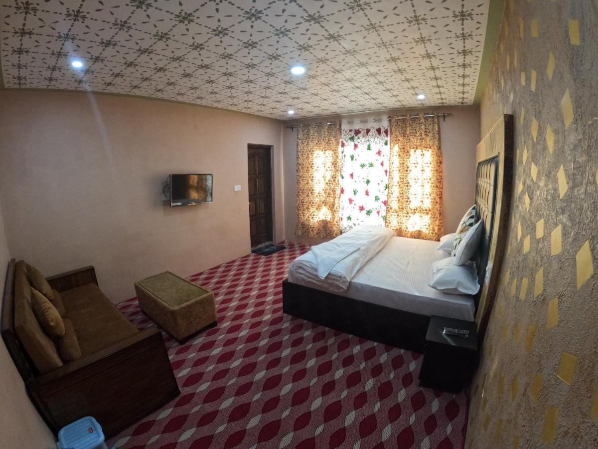 Hotel Seven Pahalgām Esterno foto