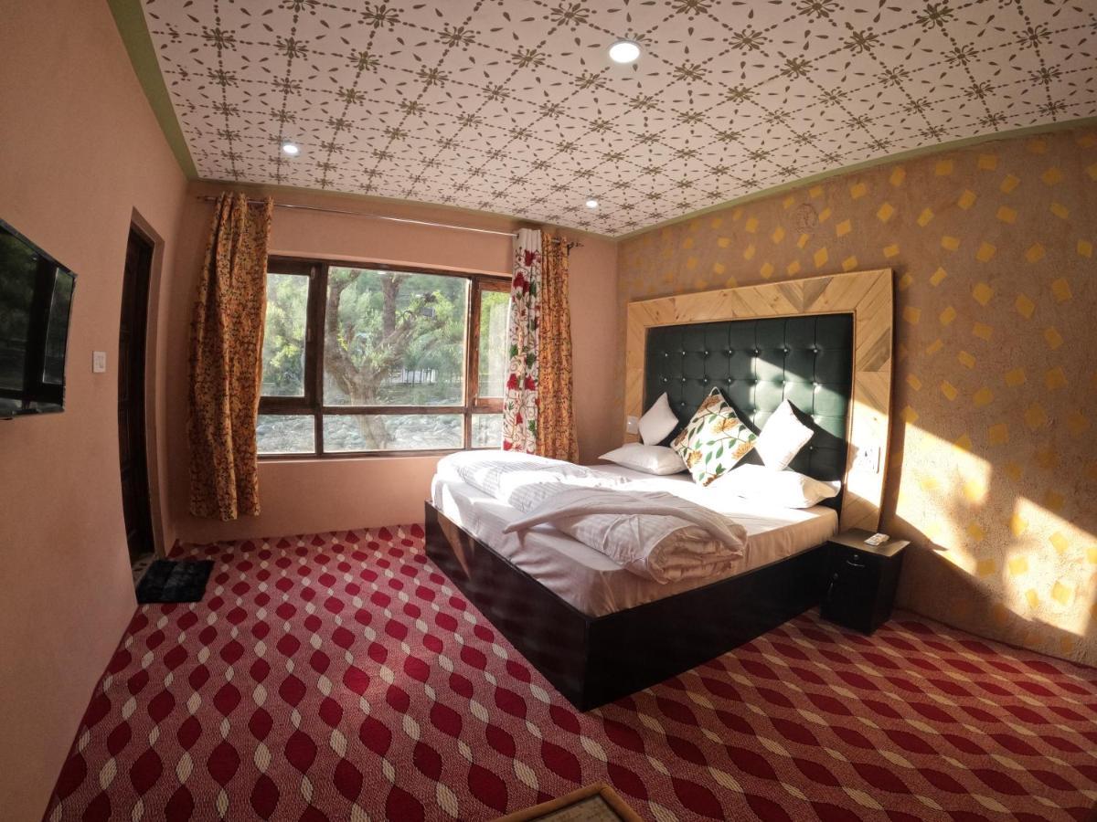 Hotel Seven Pahalgām Esterno foto